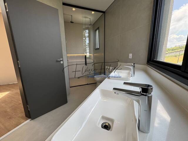 #1056 - Casa para Venda em Guarulhos - SP - 2